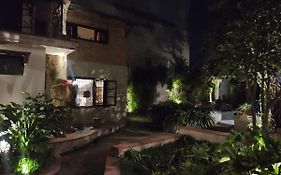 Laughing Buddha Guest House & Villa